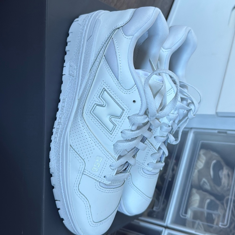 White New Balance 550’s. Size 8 1/2 in MENS, 10 in WOMENS